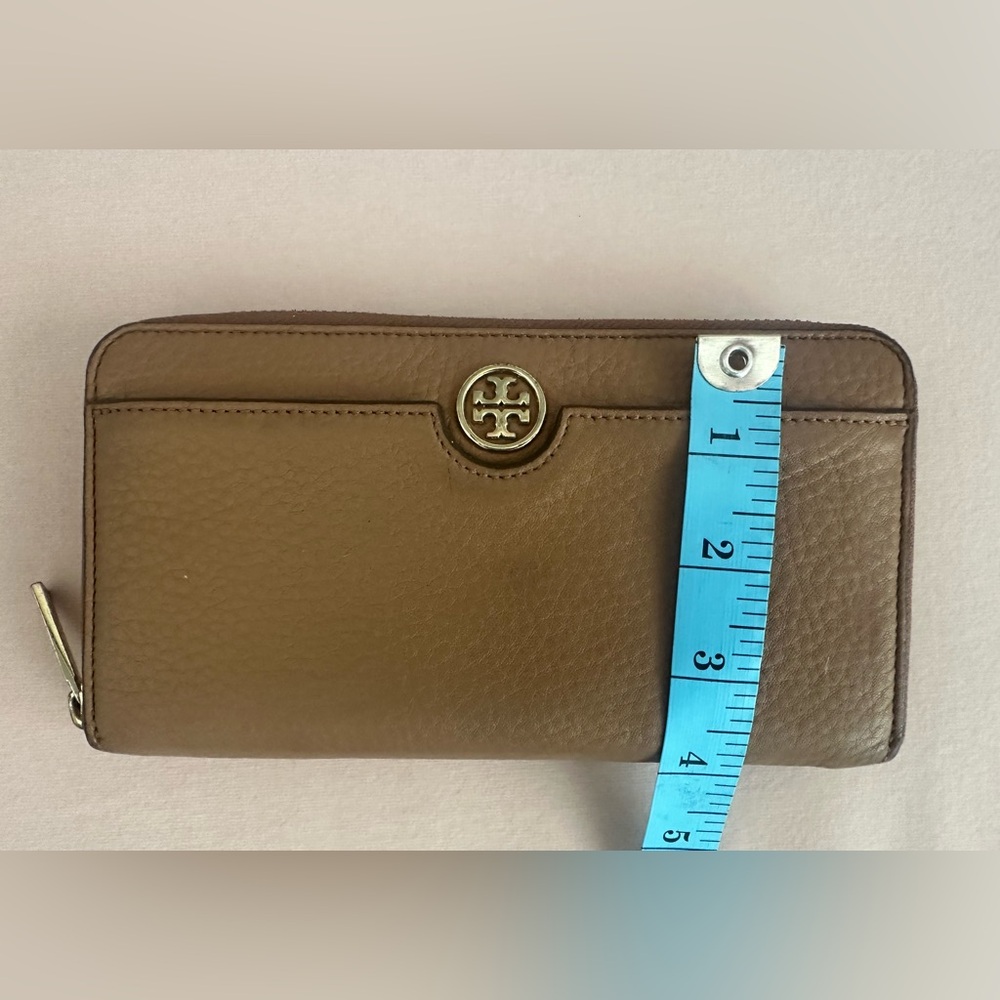 Tory Burch Robinson Pebbled Leather Zip Around Wallet - Picture 8 of 8